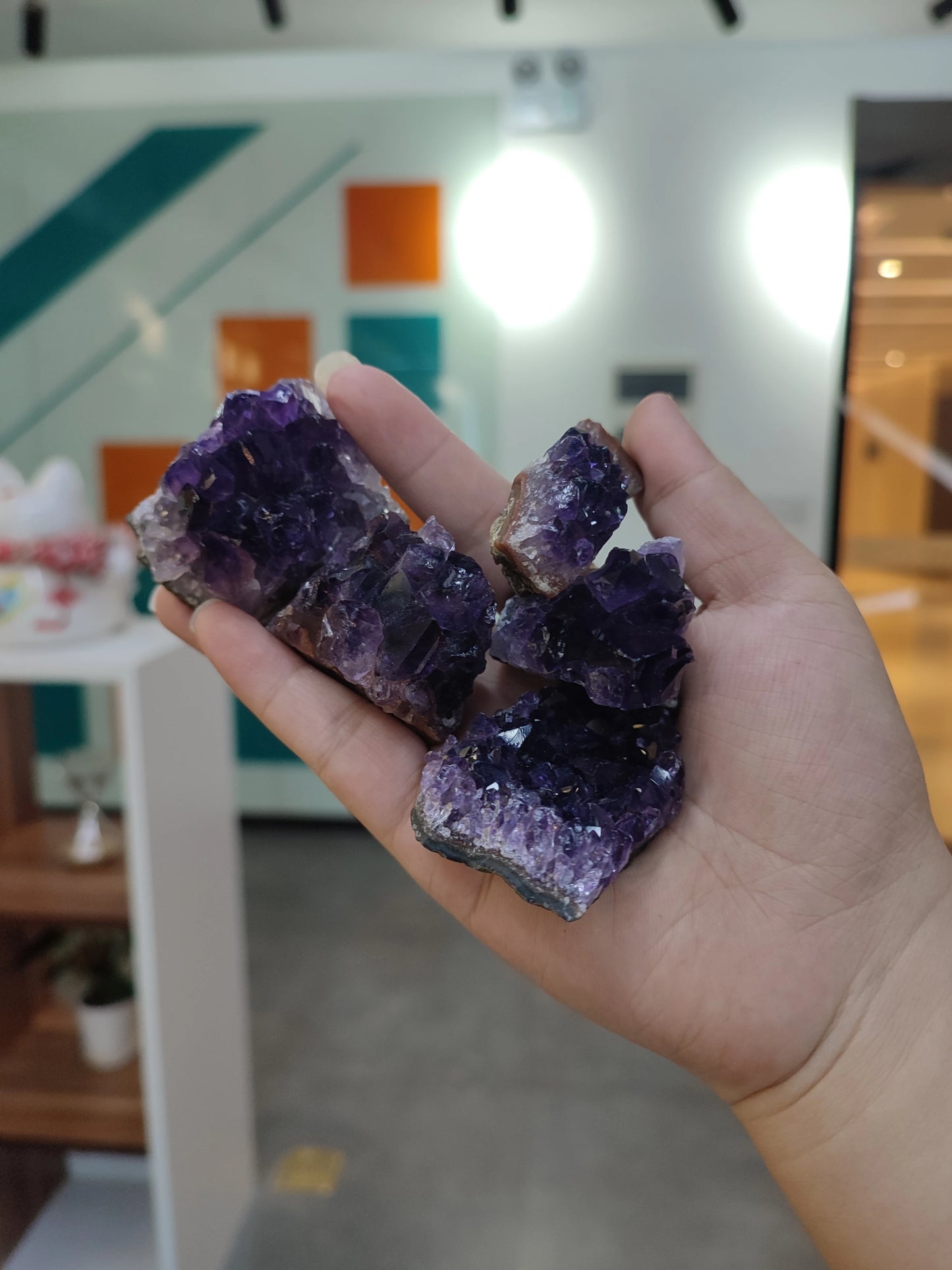 10-70g 30-50mm Amethyst Geode Natural Crystal Quartz Stone Wand Point Energy Healing Mineral Stone Rock Home Decor Geode